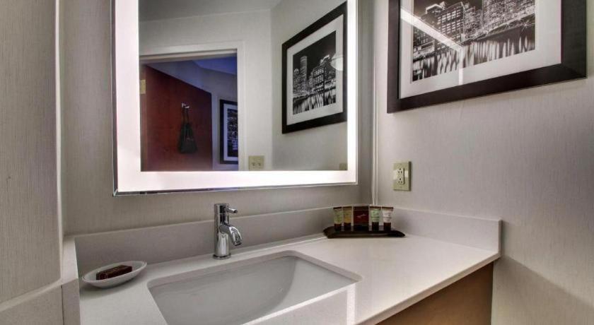 Best Western Plus Boston Hotel מראה חיצוני תמונה